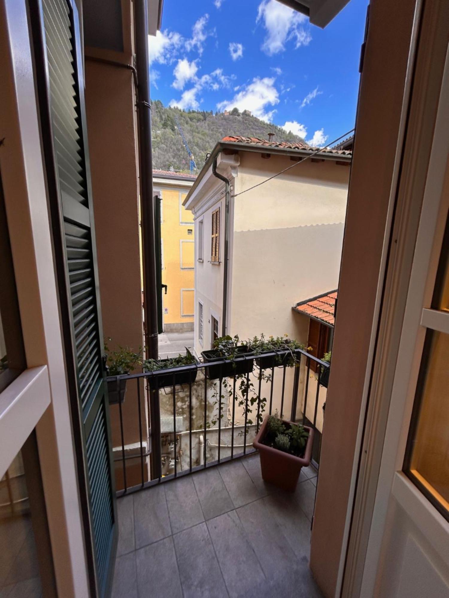 Casa Vacanze Viacoloniola37 Como Luaran gambar