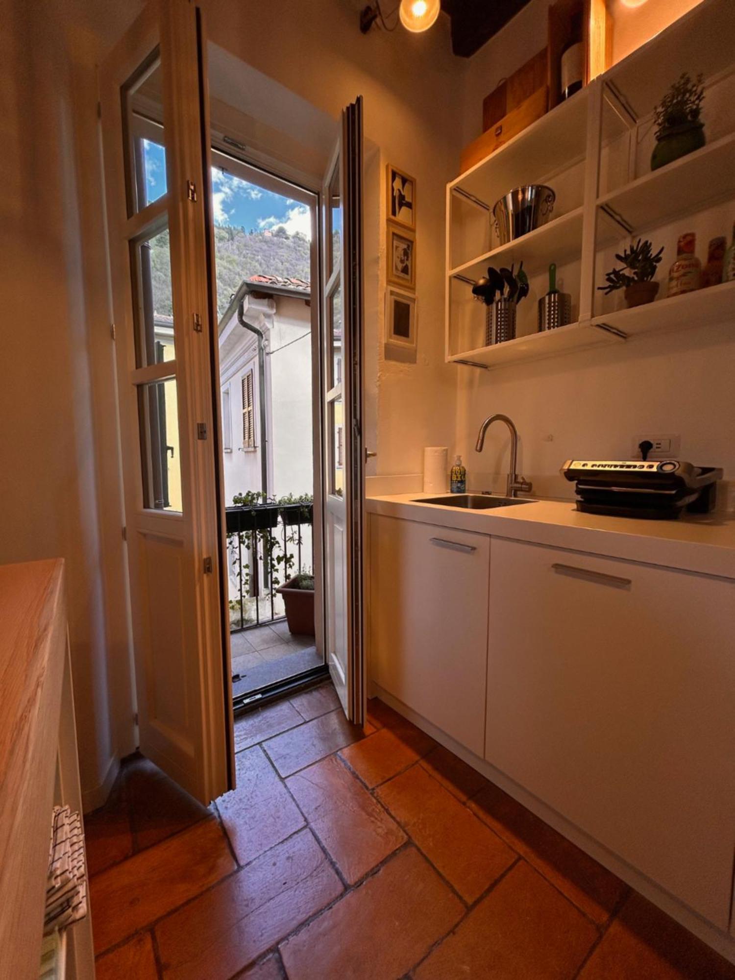 Casa Vacanze Viacoloniola37 Como Luaran gambar