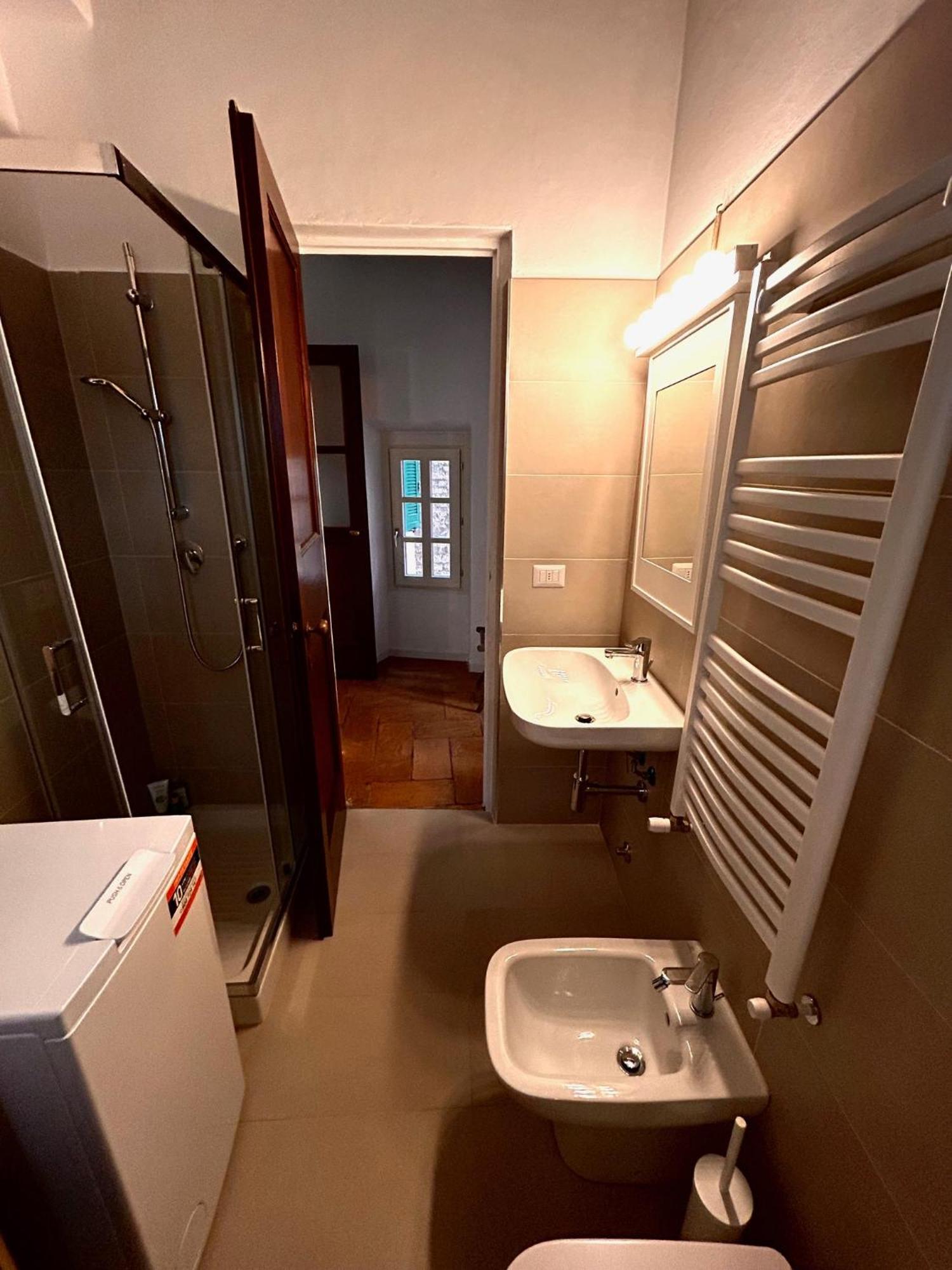 Casa Vacanze Viacoloniola37 Como Luaran gambar